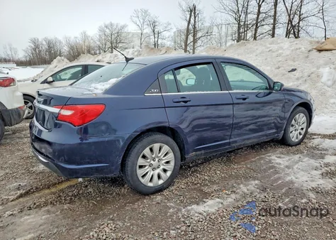 2013 Chrysler 200 Lx z USA, uszkodzony, nr VIN 1C3CCBAB3DN606289